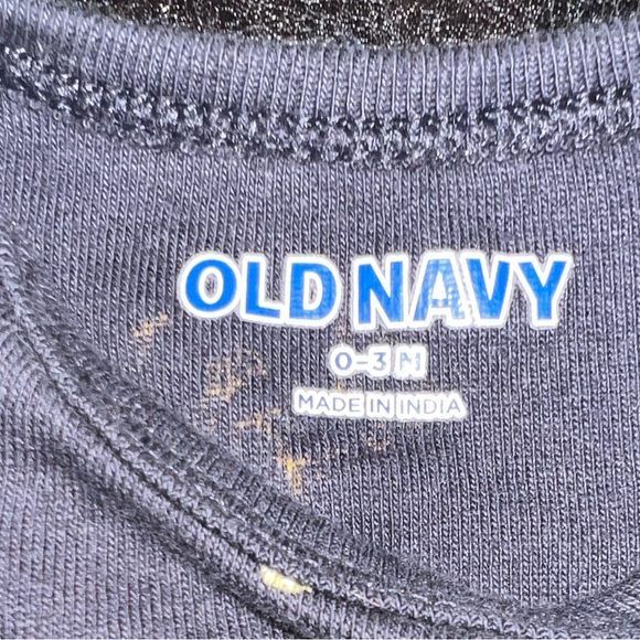 0-3m Old Navy  Skeleton 💀 Day of the Dead  long sleeve onesie t-shirt bones - Picture 4 of 4